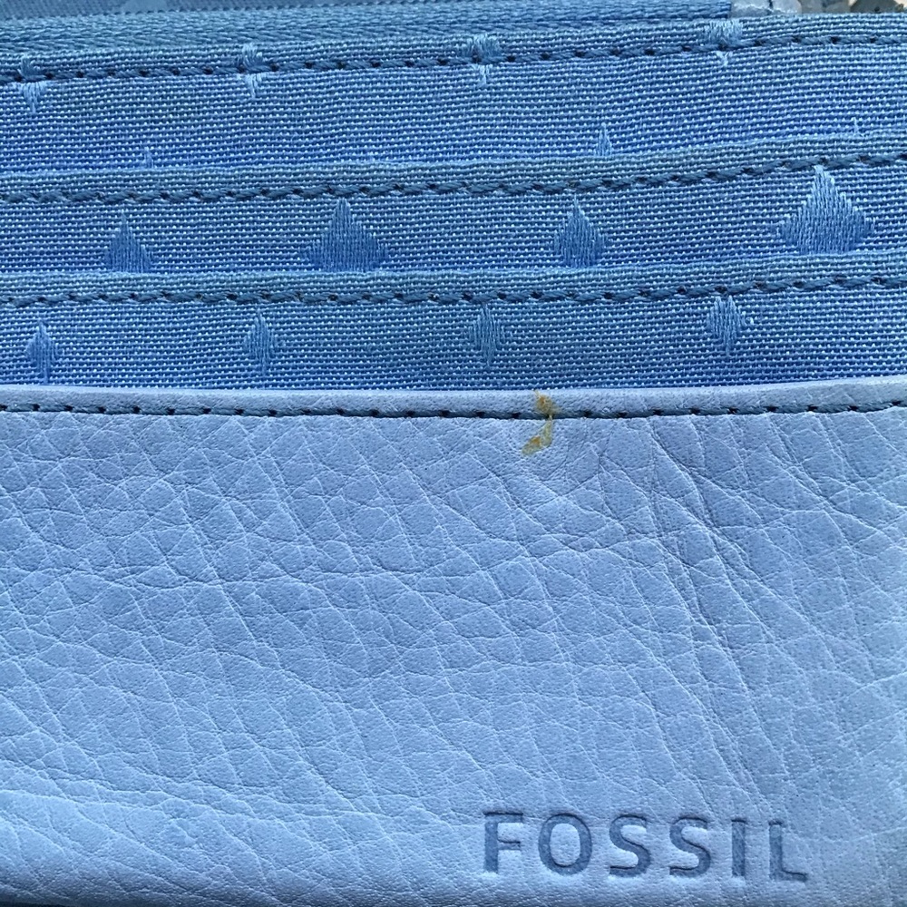 FOSSIL PURSE AND WALLET - Picture 13 of 15